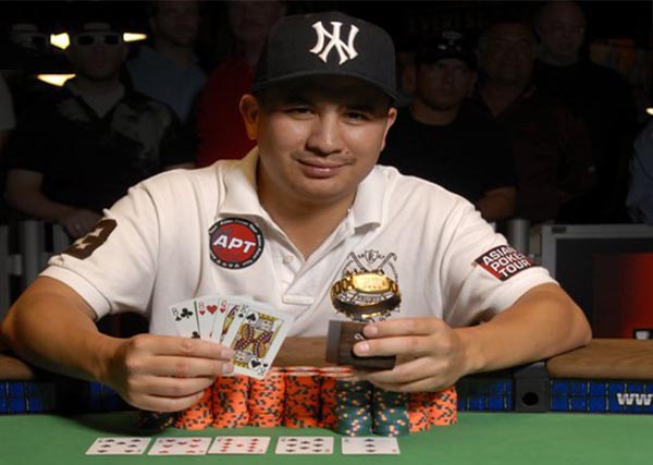 13_3 than bai poker.jpg
