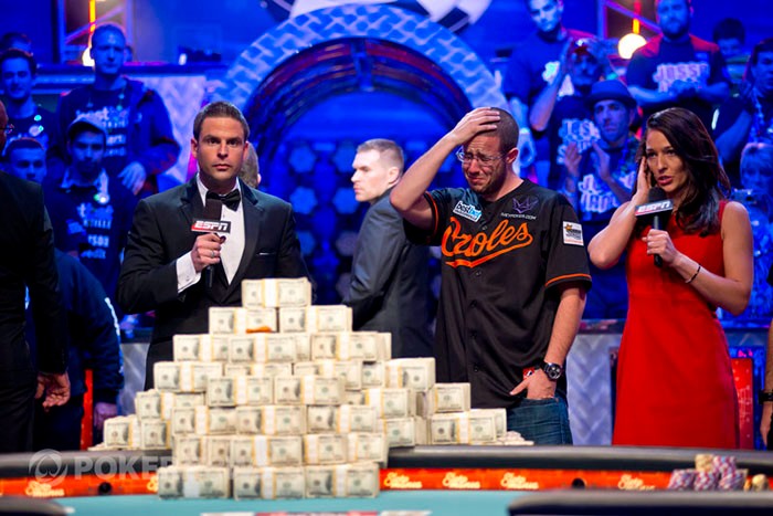 tay choi poker 3.jpg