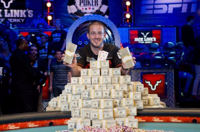 tay-choi-poker.jpg